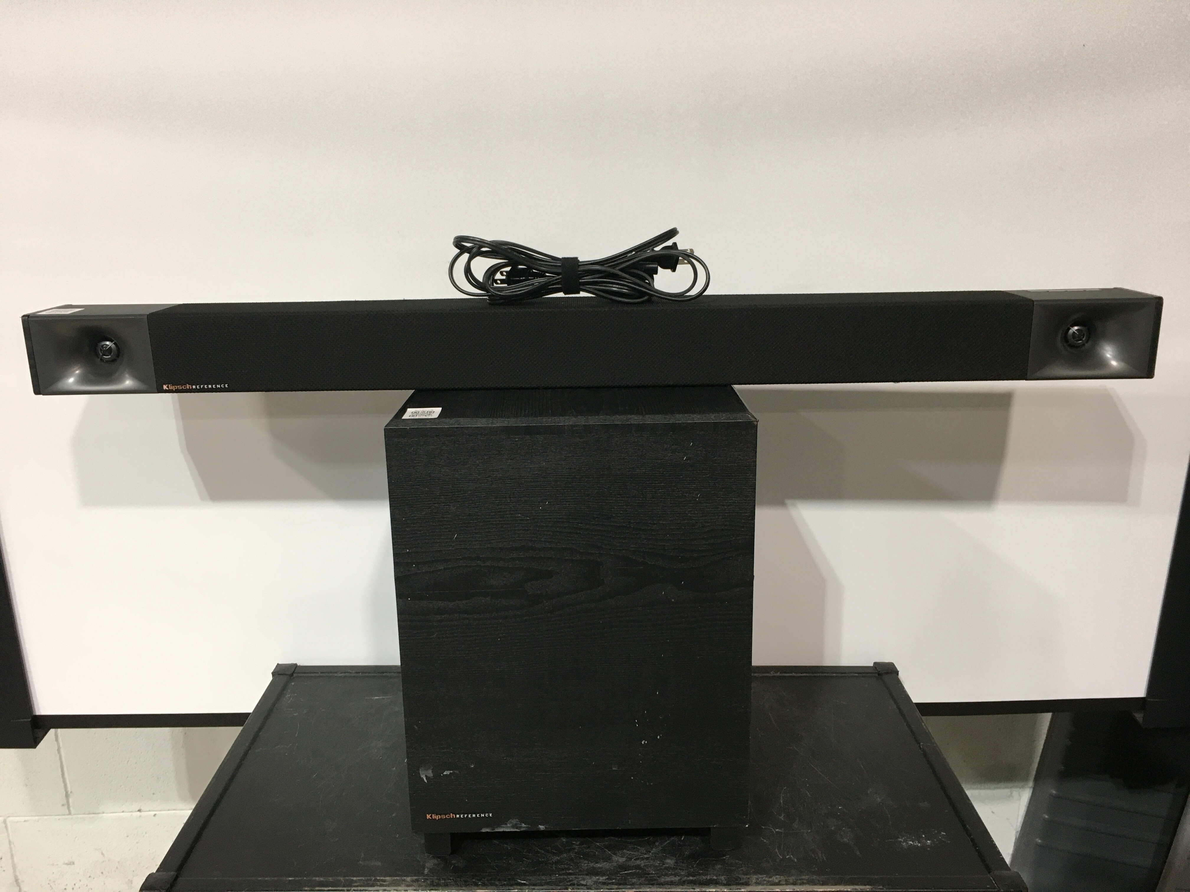 Klipsch Cinema 400 Sound Bar and 8in Wireless Subwoofer with