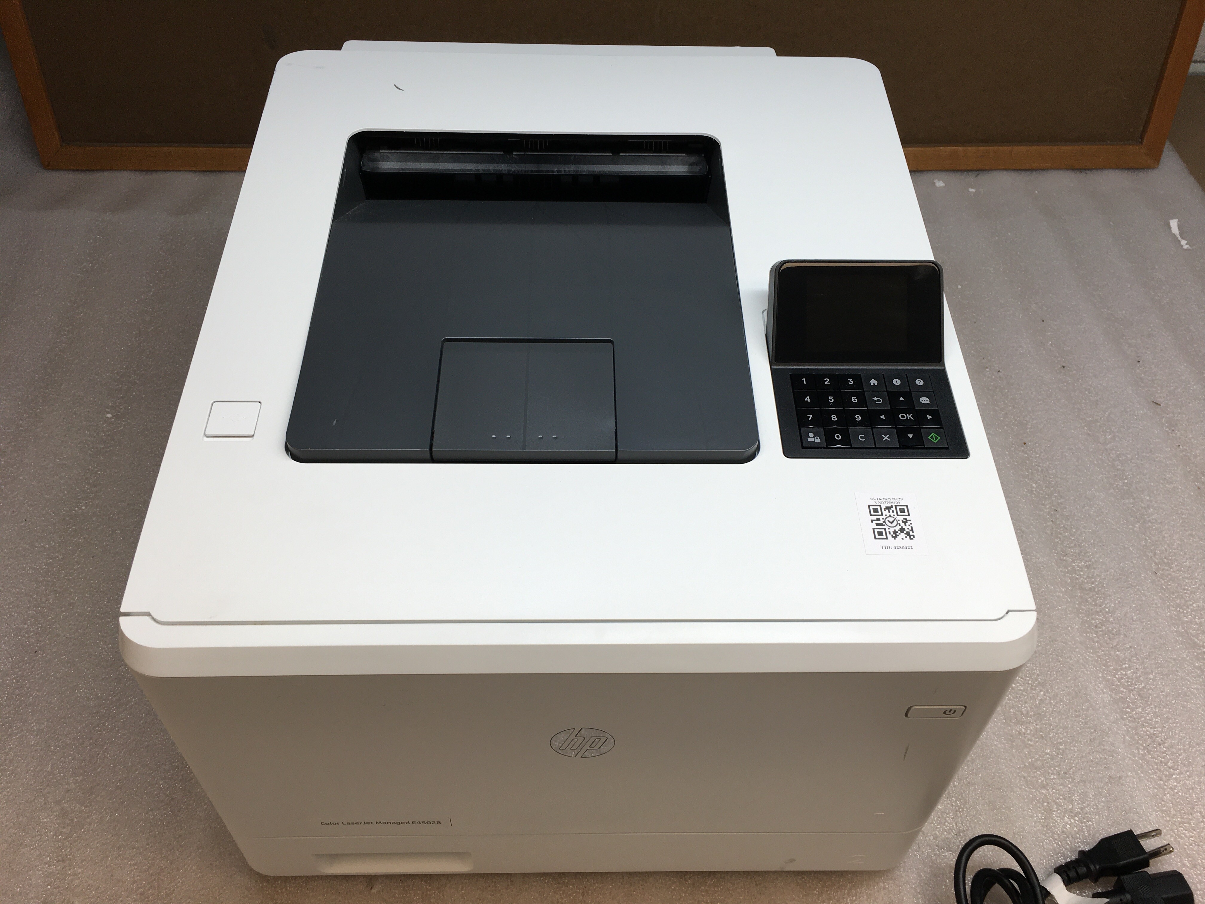 HP E45028　カラー　レーザープリンター　印刷枚数５１枚 HP Color LaserJet Managed E45028 laser printer 3K pages w/Toner 1