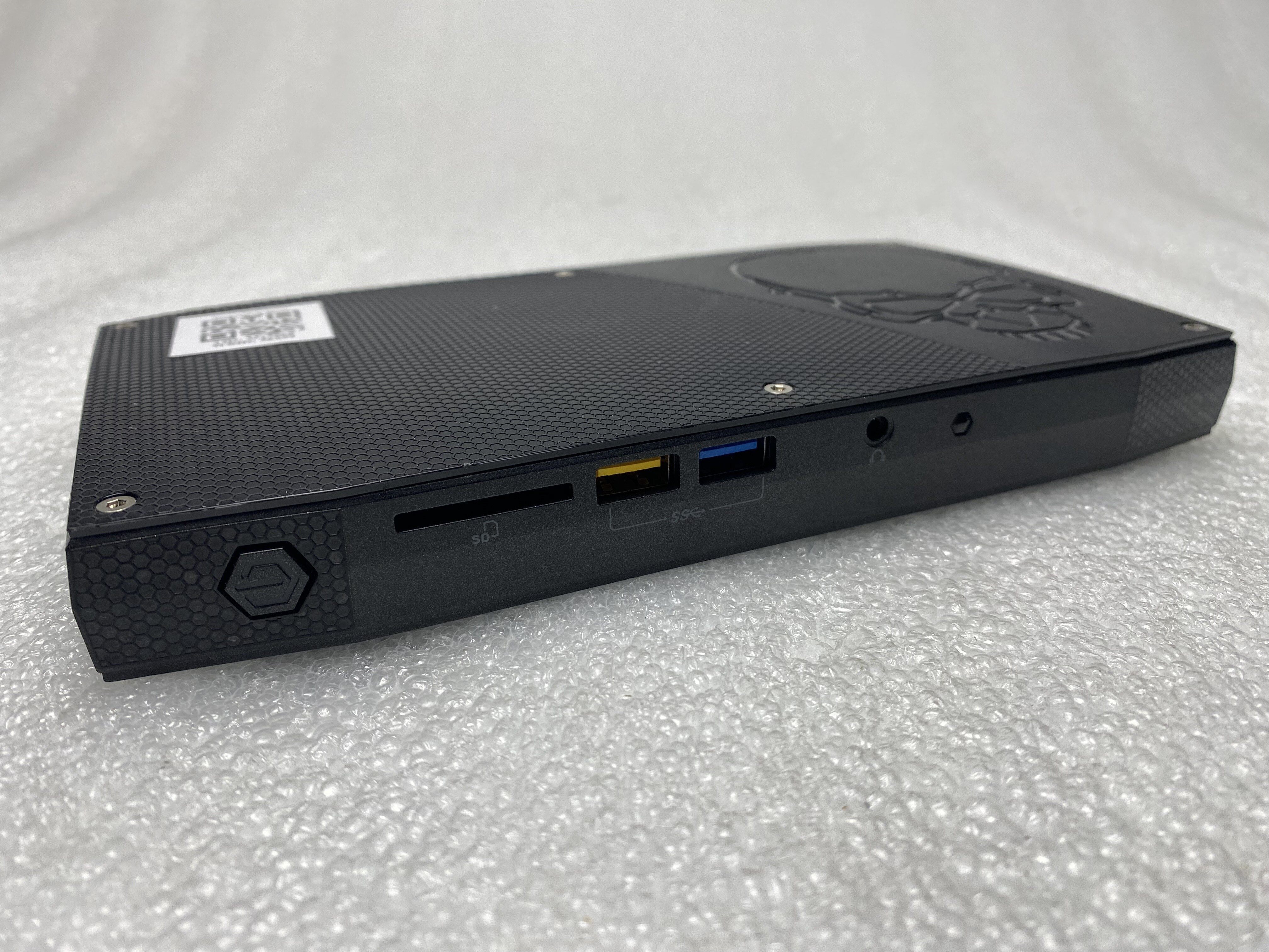 Intel NUC6i7KYB Core i7-6770HQ 2.6GHz 8GB RAM NO HDD NO OS