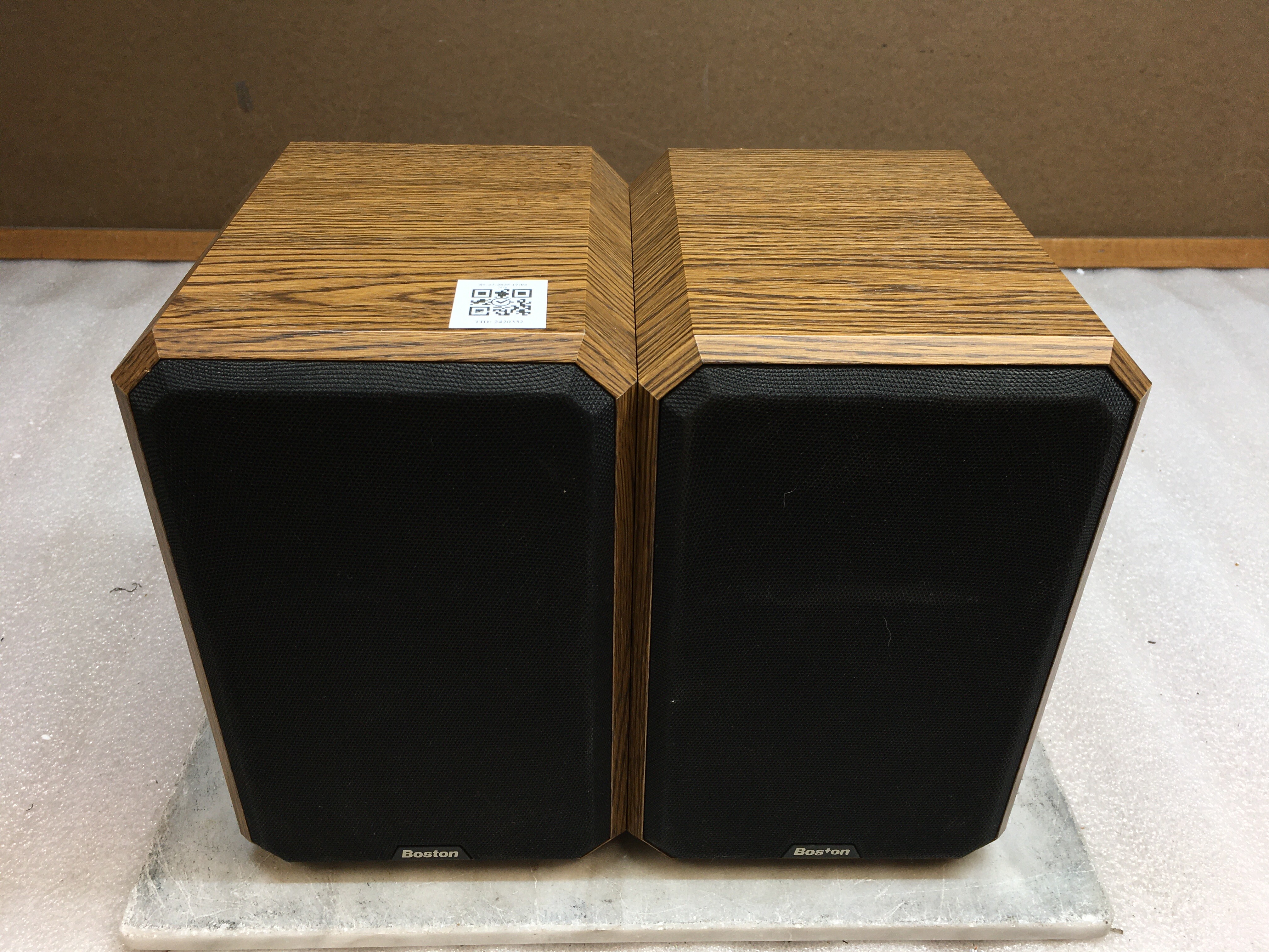 Boston Acoustics HD5 Woodgrain Bookshelf Stereo Speaker Pair