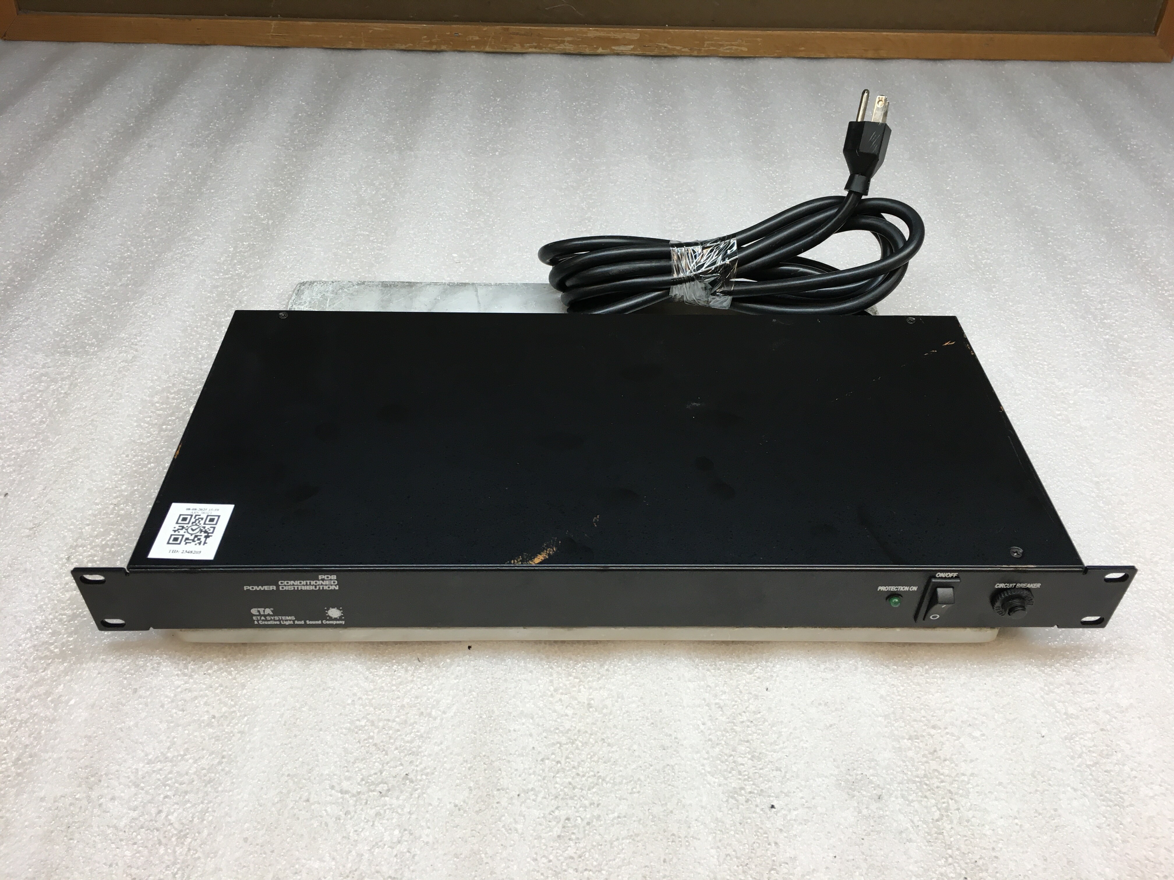 ETA Systems PD8 Conditioned Power Distribution 8-Outlets Rack 