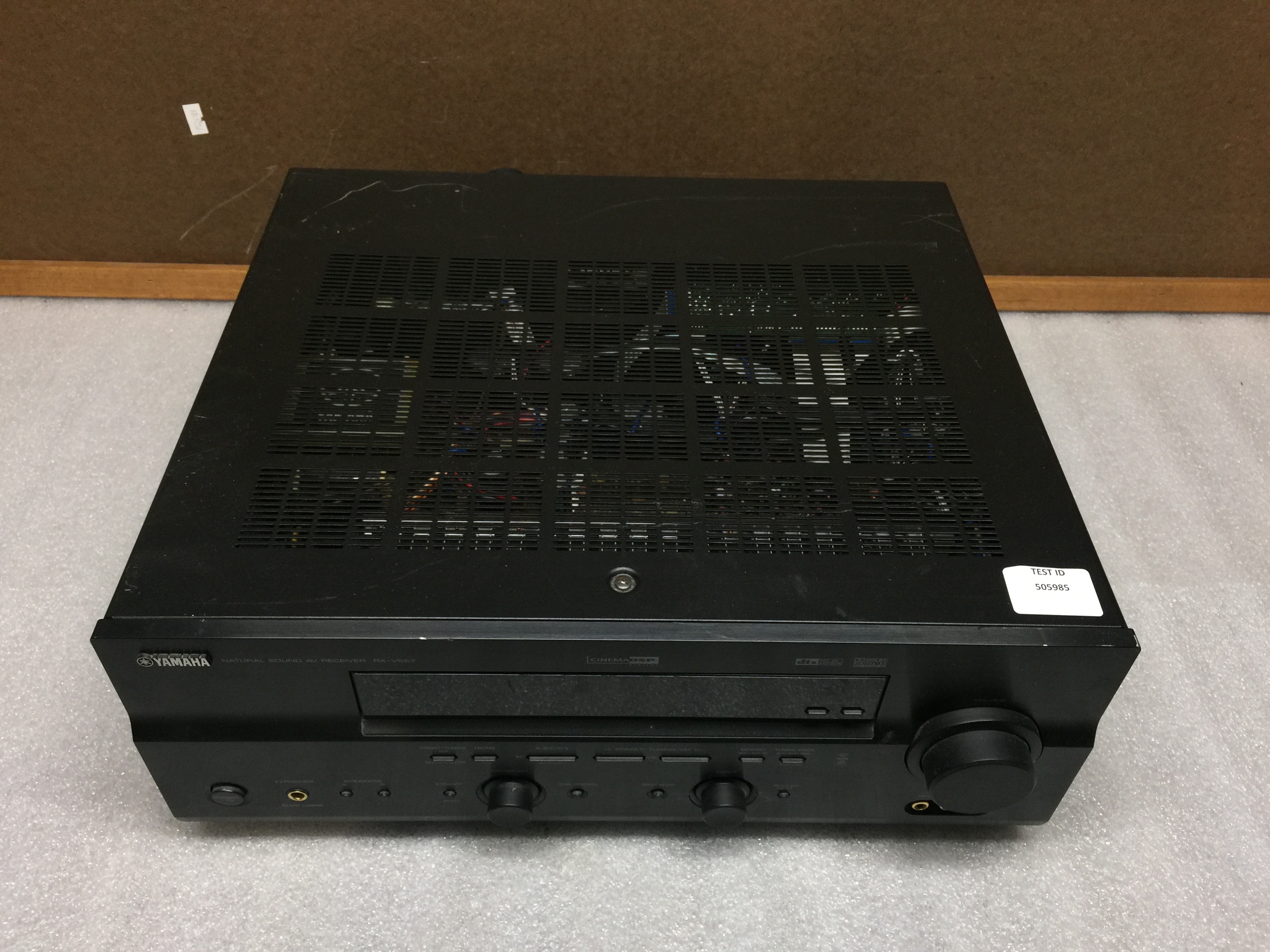 rx v 557