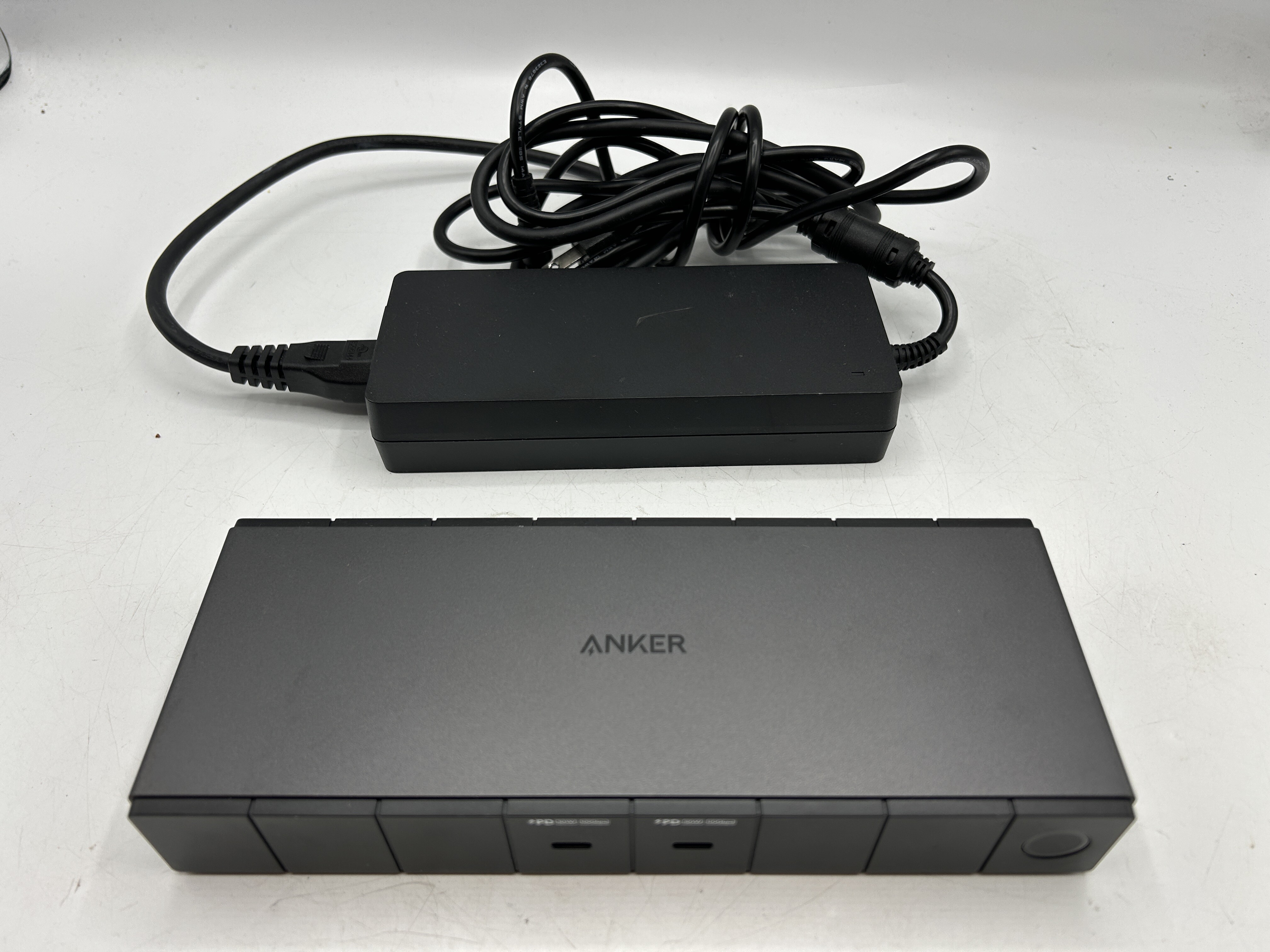 その他 Anker 778 Thunderbolt 4 Docking Station Anker 778 Thunderbolt 4 Docking Station 12-in-1 40Gbps W/ 100W