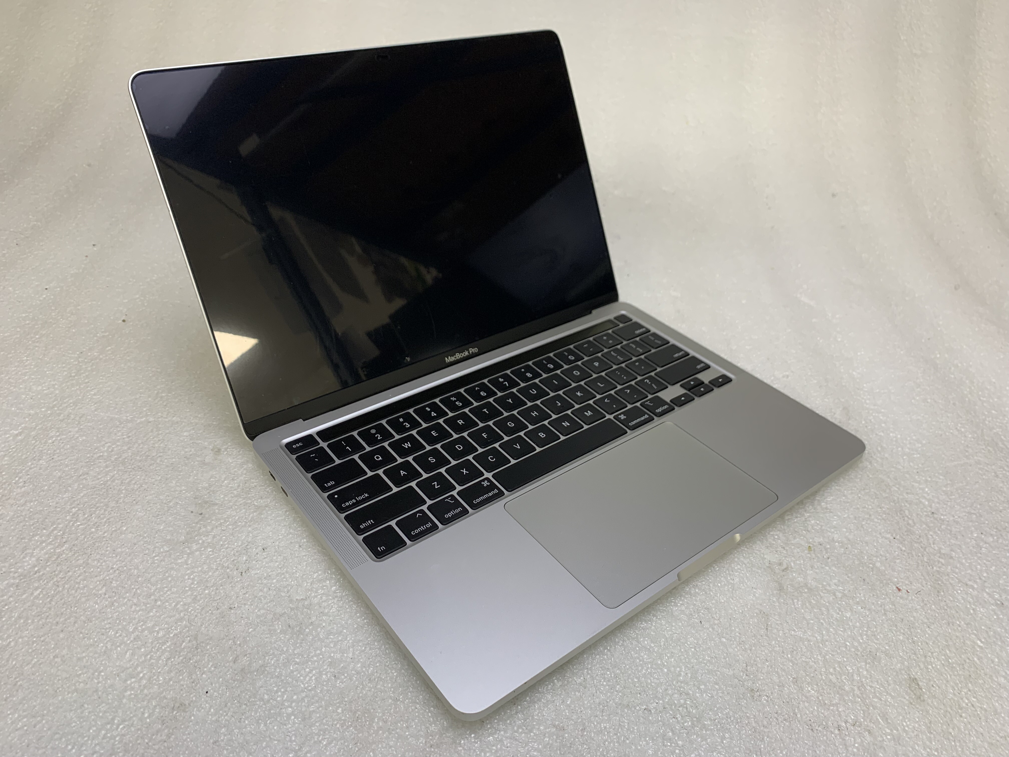 Apple MacBook Pro A2289 2020 Core i5-8257U 1.40GHz 16GB RAM 256GB 