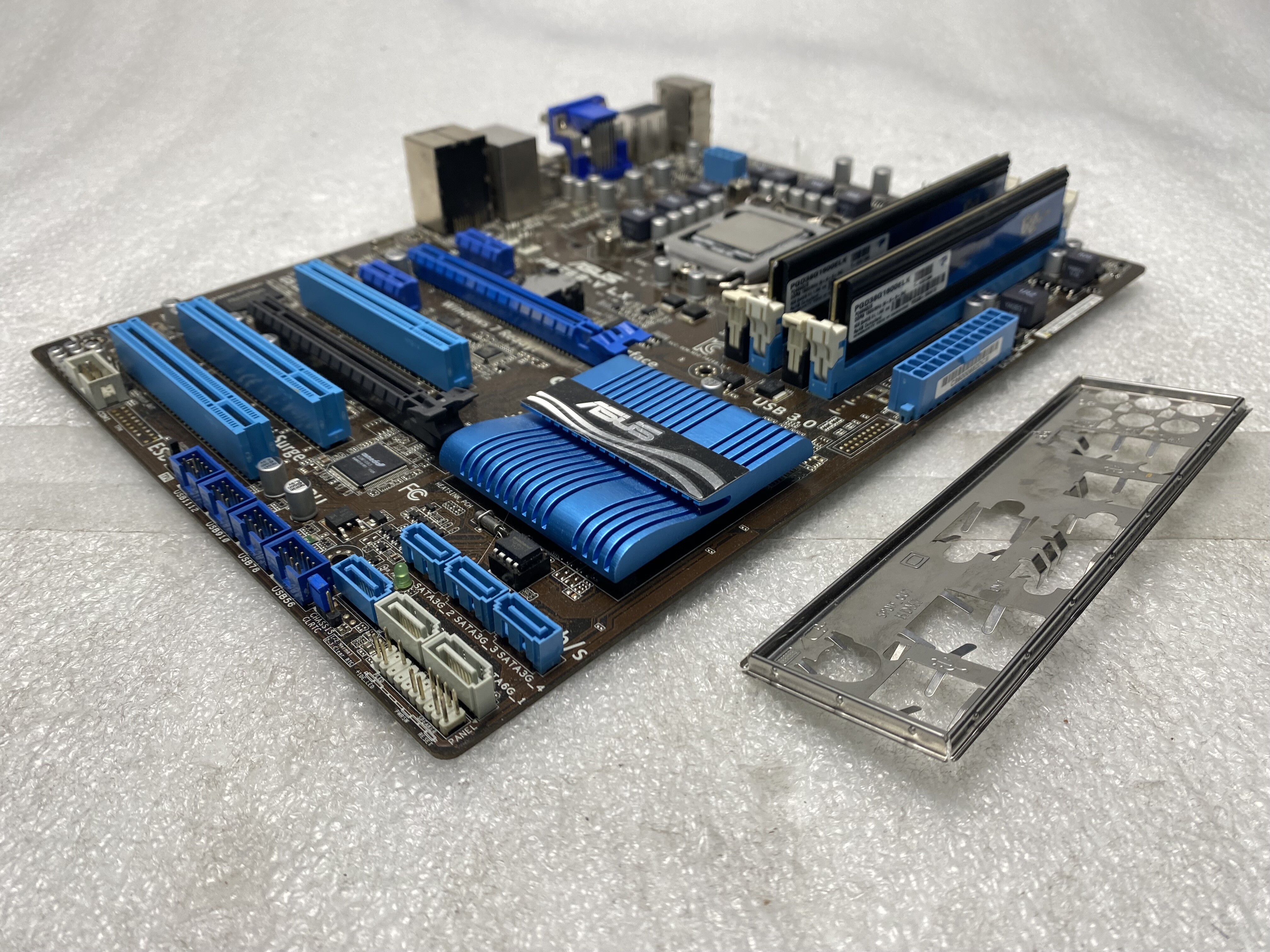 動作確認済、P8Z68-V、Core i5-2500K、メモリ16GB、セット ASUS P8Z68-V LX ATX Motherboard Core i5-2500K 3.3GHz 8GB DDR3 RAM