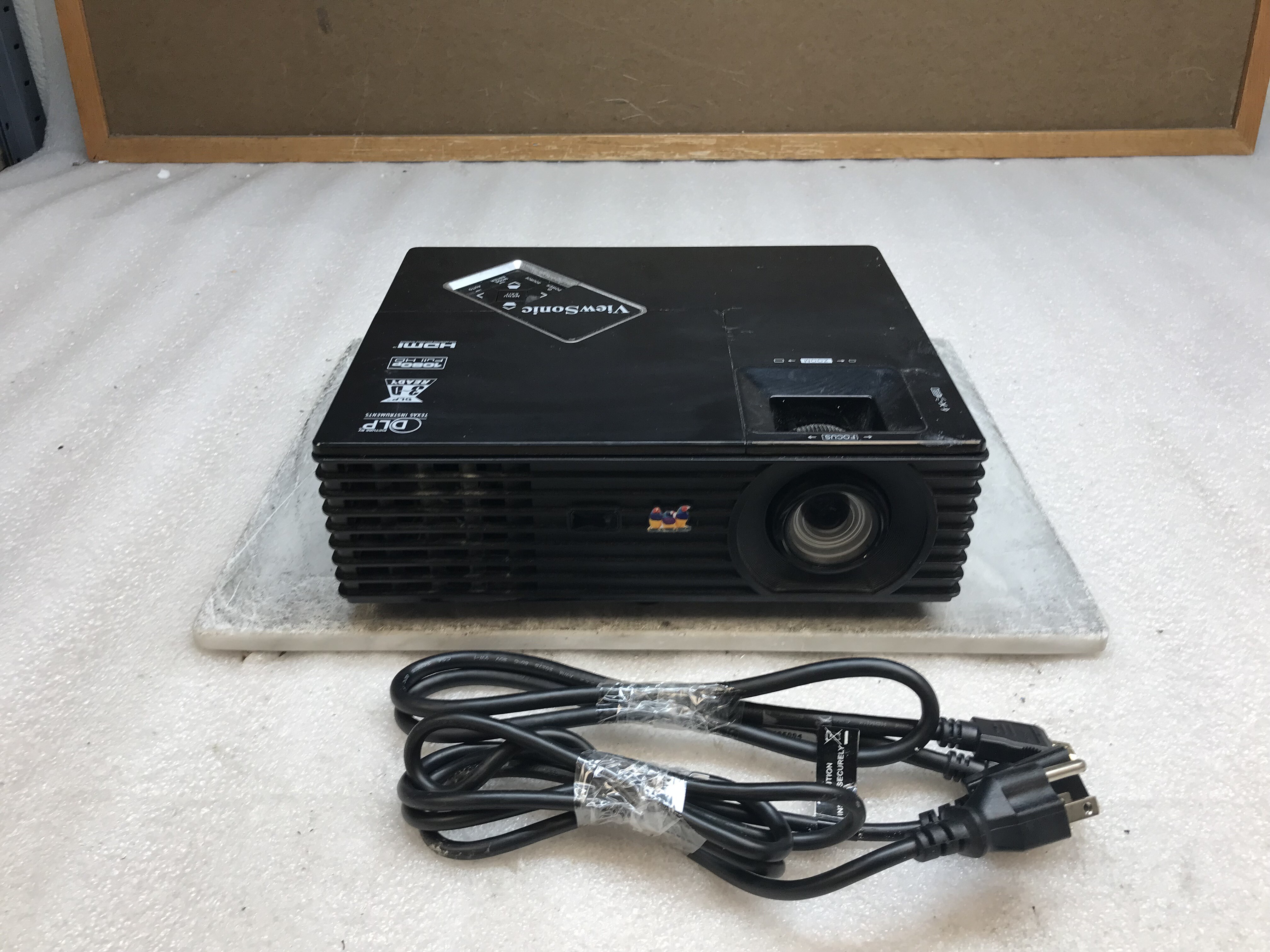 ViewSonic PJD7820HD DLP 1080P HD Projector - No Remote Pwr HDMI